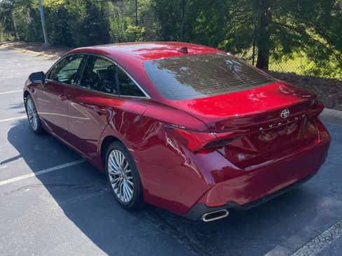 Used 2022 Toyota Avalon Limited w/ Advanced Safety Package FWD image 2