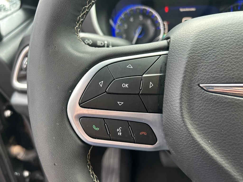 Used 2025 Chrysler Pacifica Select FWD image 22