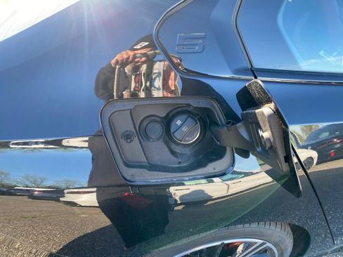 New 2026 BMW 550e xDrive AWD/4WD image 16