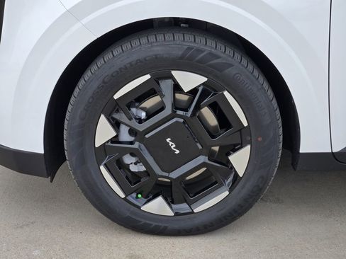 New 2026 Kia Carnival EX FWD image 9