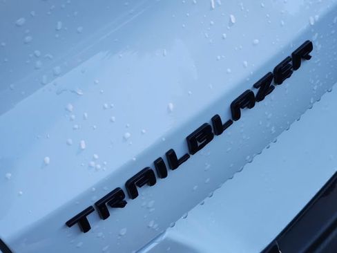 Used 2023 Chevrolet TrailBlazer RS w/ Convenience Package FWD image 10