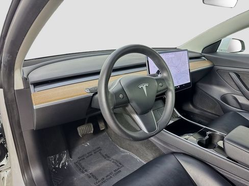 Used 2020 Tesla Model 3 Standard Range RWD image 10