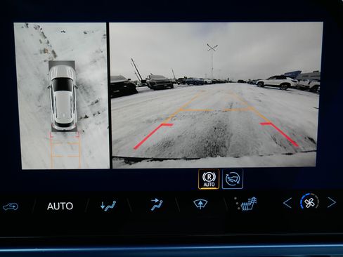 New 2026 Chevrolet Equinox EV LT AWD/4WD image 9
