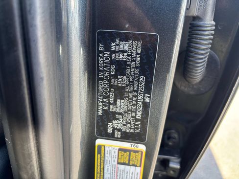 Used 2025 Kia Soul LX w/ LX Technology Package FWD image 26