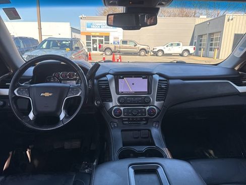 Used 2019 Chevrolet Suburban LT image 10