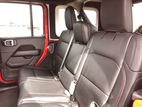 Used 2024 Jeep Wrangler Unlimited Rubicon image 11