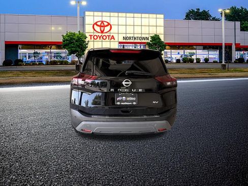 Used 2023 Nissan Rogue SV FWD image 21