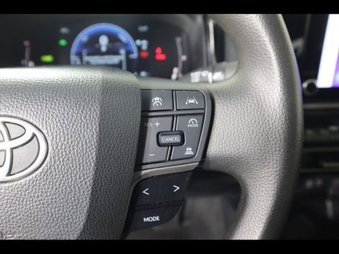 Used 2025 Toyota Camry LE FWD image 22