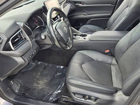 Used 2021 Toyota Camry XSE image 10