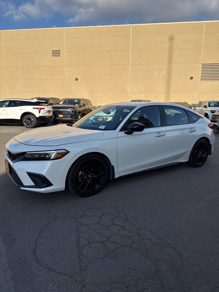 Used 2023 Honda Civic Sport image 2
