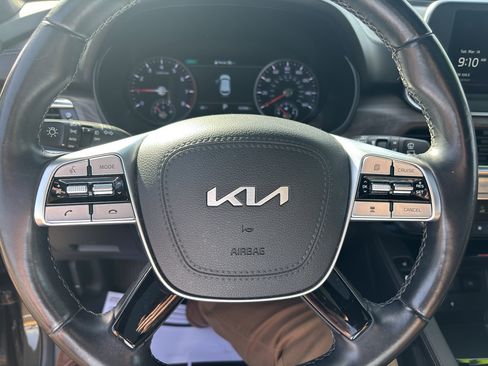 Used 2022 Kia Telluride SX w/ SX Prestige Package image 13