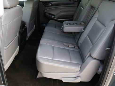 Used 2018 Chevrolet Suburban LT image 17