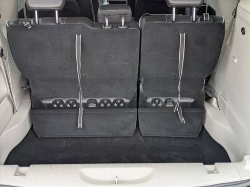 Used 2024 Chrysler Pacifica Limited FWD image 6