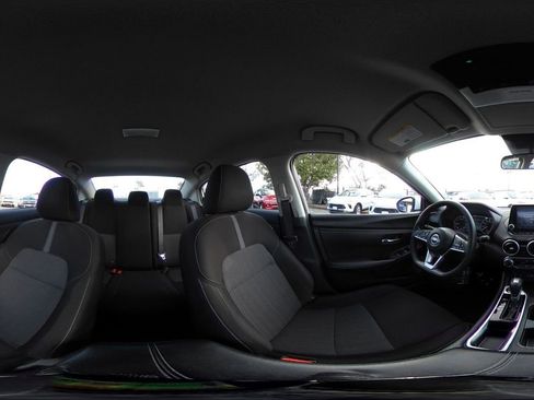 Used 2025 Nissan Sentra SV image 42