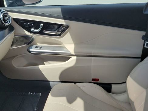 Used 2025 Mercedes-Benz CLE 300 4MATIC Cabriolet image 13