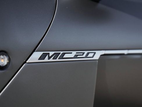 Used 2023 Maserati MC20 Spyder RWD image 9