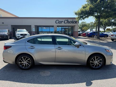 Used 2017 Lexus ES 350 w/ Luxury Package FWD image 7