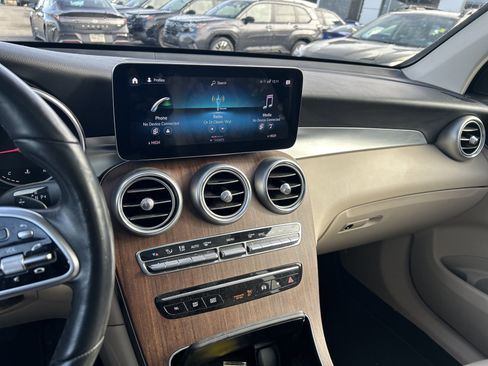 Used 2022 Mercedes-Benz GLC 300 4MATIC image 34