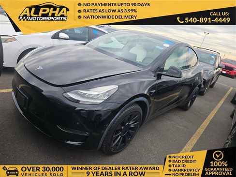 Used 2022 Tesla Model Y Long Range AWD/4WD image 1