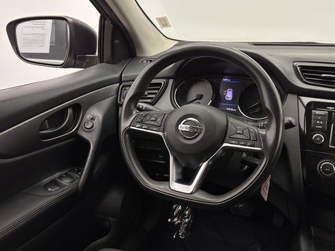 Used 2019 Nissan Rogue Sport S FWD image 26