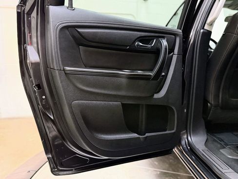 Used 2016 Chevrolet Traverse LT w/ Style and Technology Package image 15