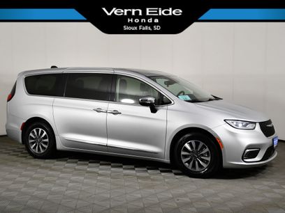 Used 2023 Chrysler Pacifica Limited