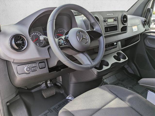 Used 2025 Mercedes-Benz Sprinter 2500 image 3