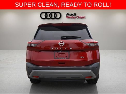 Used 2022 Nissan Rogue SV FWD image 4