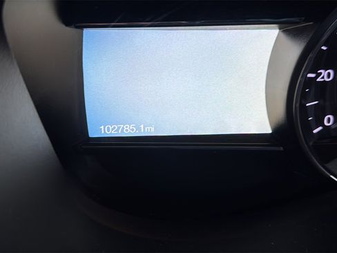 Used 2018 Ford Explorer XLT w/ Equipment Group 202A image 11