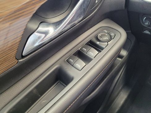 Used 2019 GMC Terrain SLE w/ Driver Convenience Package FWD image 27