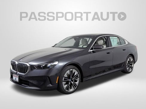 Used 2025 BMW 530i xDrive w/ Premium Package AWD/4WD image 1