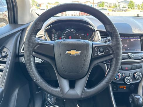 Used 2020 Chevrolet Trax LS FWD image 14