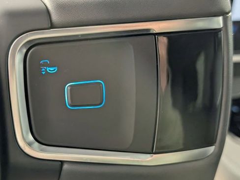 Used 2025 Ford Expedition Active AWD/4WD image 17