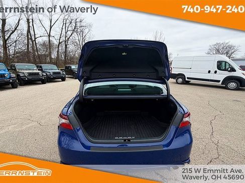 Used 2023 Toyota Camry SE image 17