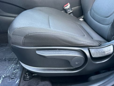 Used 2023 Hyundai Tucson SE AWD/4WD image 13