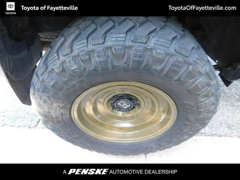 Used 2016 Toyota 4Runner SR5 AWD/4WD image 7