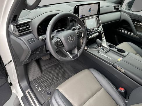 Used 2026 Lexus LX 700h Overtrail AWD/4WD image 8