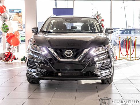 Used 2021 Nissan Rogue Sport SV image 3