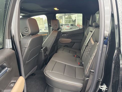 New 2026 GMC Canyon Denali w/ LPO, Denali Black Edition image 10