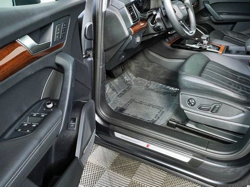 Used 2023 Audi Q5 2.0T Premium Plus w/ Premium Plus Package AWD/4WD image 8