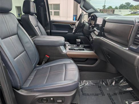Used 2024 Chevrolet Silverado 1500 High Country AWD/4WD image 11