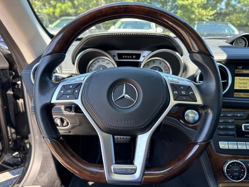 Used 2013 Mercedes-Benz SL 550 image 19