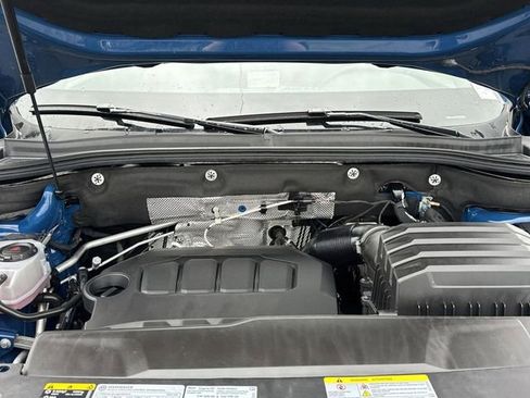 Used 2025 Volkswagen Atlas Cross Sport SE image 25