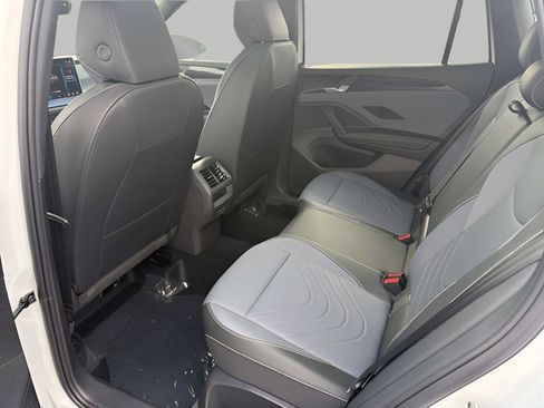 New 2026 Volkswagen Tiguan SE R-Line AWD/4WD image 22