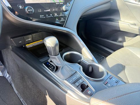Used 2020 Toyota Camry XLE w/ Driver Assist Package FWD image 13