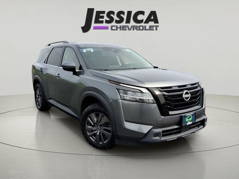 Used 2022 Nissan Pathfinder SV AWD/4WD image 1
