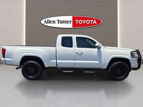 Used 2020 Toyota Tacoma SR RWD image 5