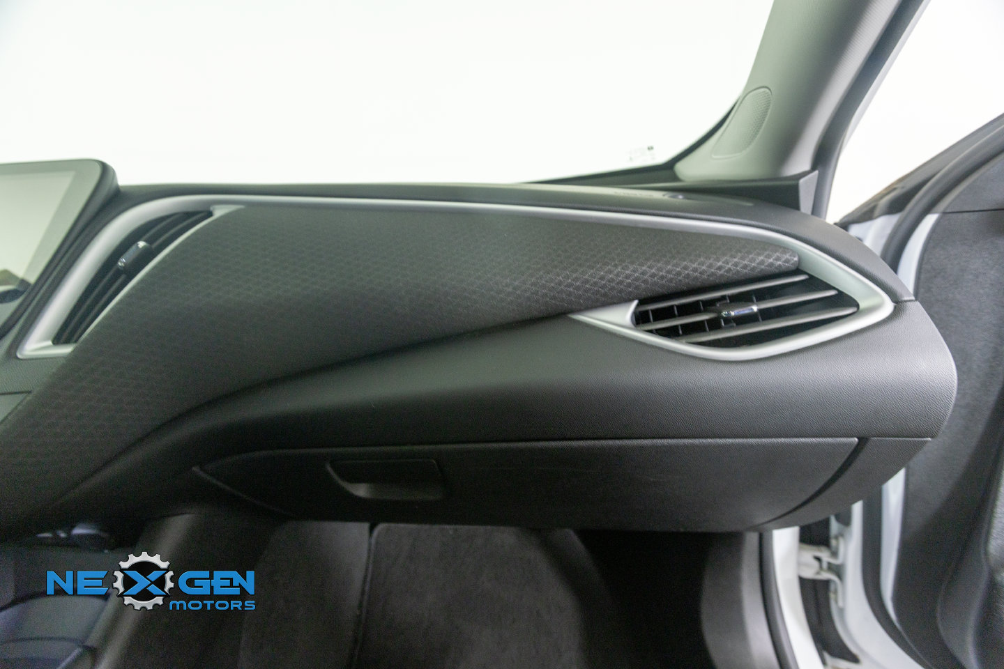 Used 2023 Chevrolet Malibu RS FWD image 9