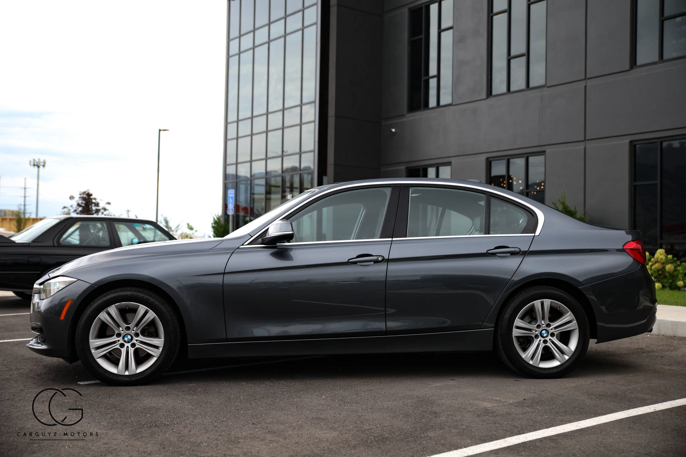 Used 2017 BMW 330i Sedan RWD image 10
