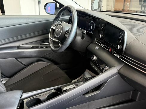 Used 2022 Hyundai Elantra SEL w/ Convenience Package FWD image 23